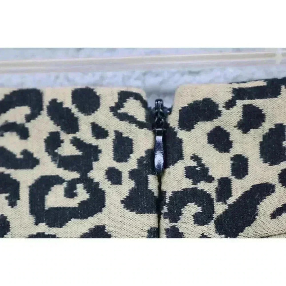 Torrid Women's Leopard Print Stretch Pencil Skirt-Size 16 - Picture 4 of 7